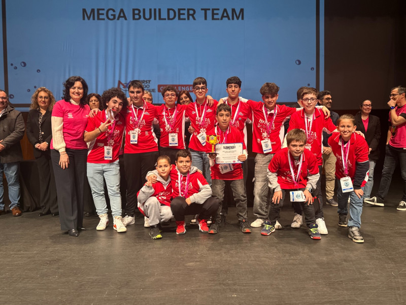 La segunda plaza fue para integrantes el equipo Mega Builder Team de Riveira