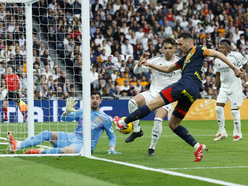 Thibaut Courtois detiene una ocasión de peligro del Girona