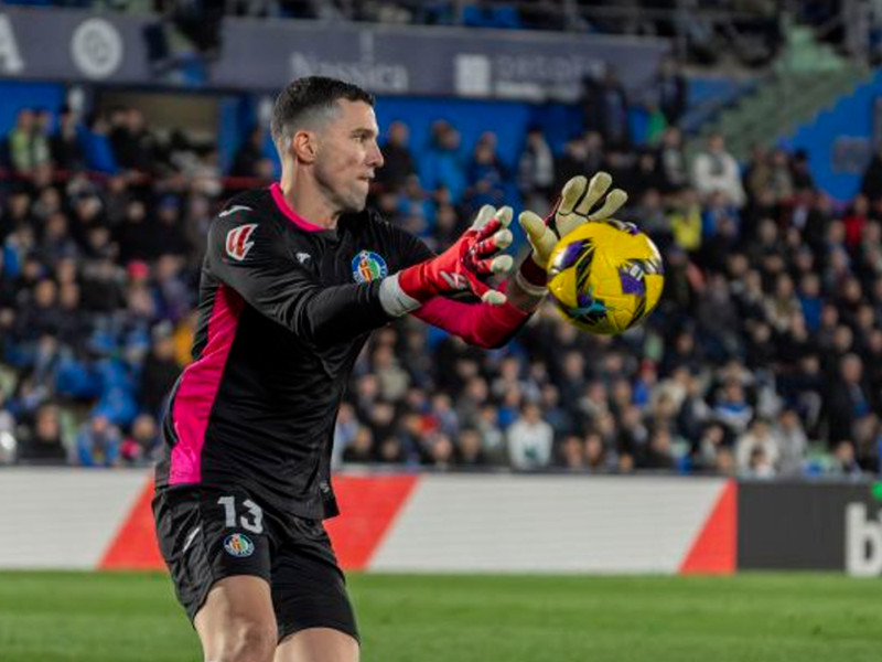 David Soria, en una intervención durante el Getafe-Betis, de LaLiga