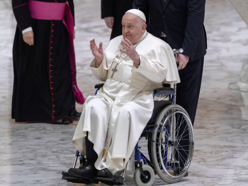 Ciudad del Vaticano, Vaticano, 25 de febrero de 2025. El Papa Francisco durante su audiencia general semanal en el Aula Pablo VI del Vaticano.