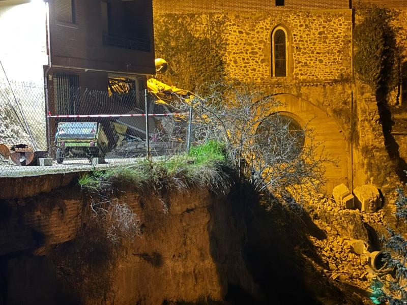 Se derrumba la torre de la Iglesia de la Asunción en Viguera sin causar heridos