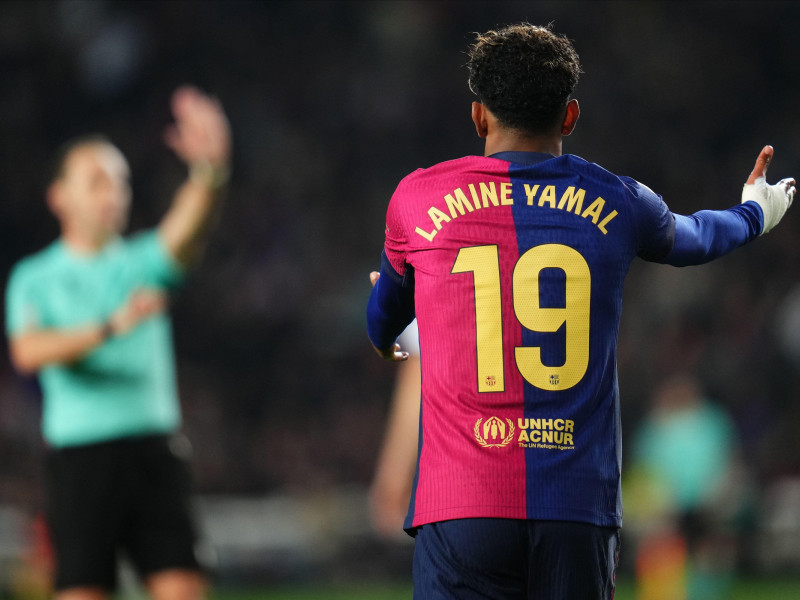 Barcelona, ​​España. 18 de febrero de 2025. Lamine Yamal del FC Barcelona durante el partido de La Liga EA Sports entre el FC Barcelona y el Rayo Vallecano jugado en el Estadio Lluis Companys el 17 de febrero de 2025 en Barcelona, ​​España.