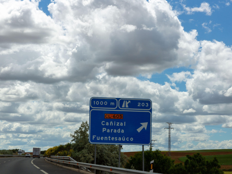 Señales de tráfico en autopistas españolas