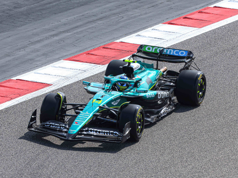 Fernando Alonso arrancaba la pretemporada con el Aston Martin este miércoles en Baréin.