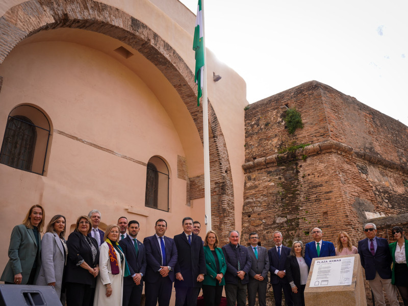 Motril conmemora el Día de Andalucía con el izado de la bandera andaluza