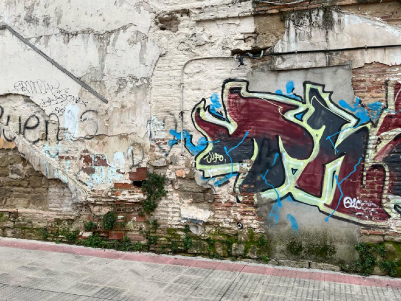 Los vecinos de Logroño se hartan: "Los grafitis son una gamberrada y una chapuza"