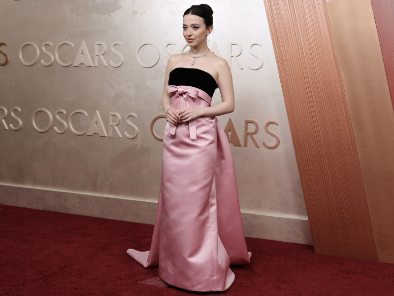 Mikey Madison llega a la alfombra roja de la 97.ª ceremonia anual de los Premios Óscar en el Teatro Dolby del barrio de Hollywood de Los Ángeles, California, EE.UU., el 2 de marzo de 2025