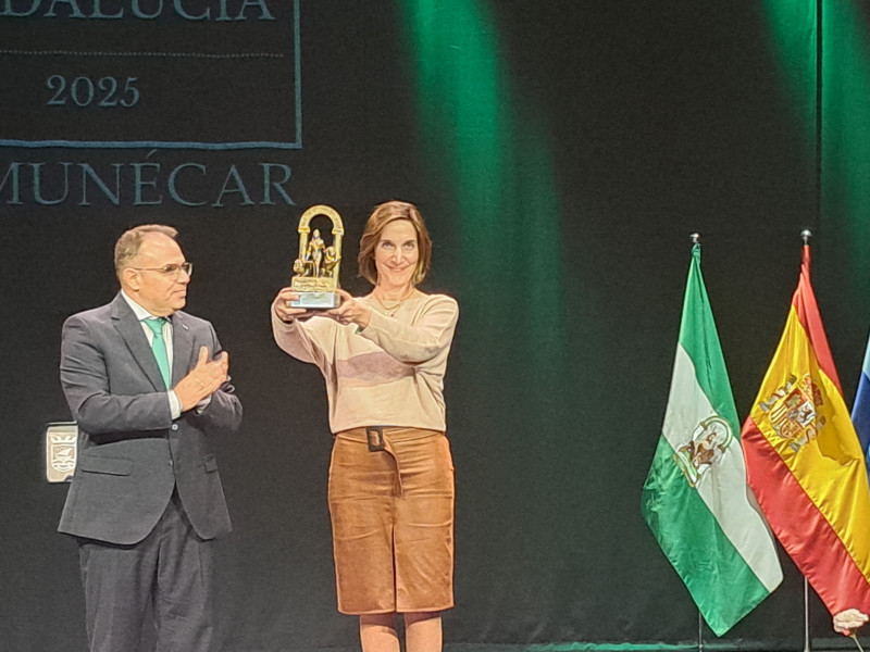 Almuñécar reconoce en el Día de Andalucía a dos vecinos destacados