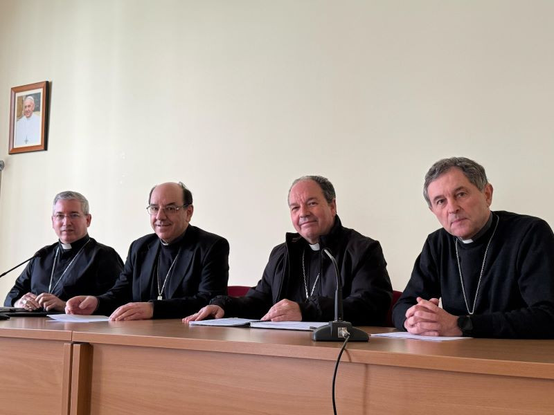 El obispo Fernando Prado, el arzobispo Florencio Roselló y los prelados Juan Carlos Elizalde y Joseba Segura