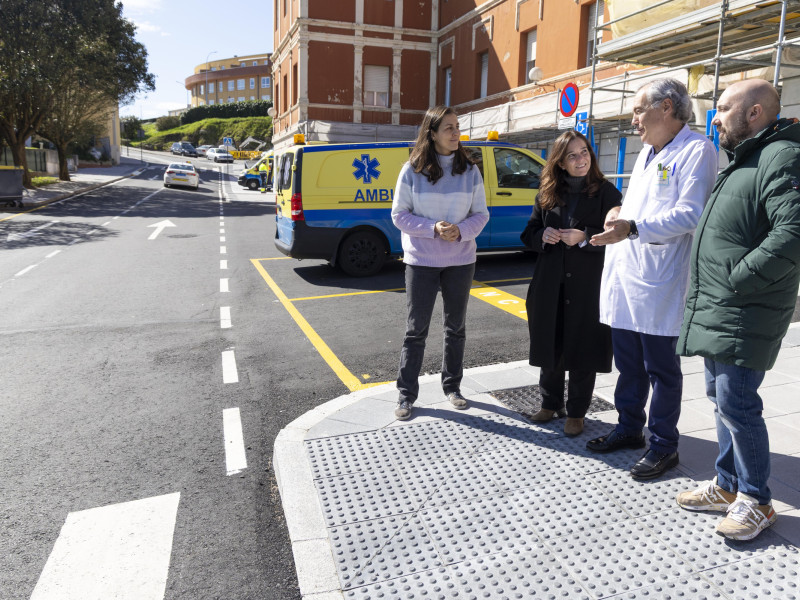 Visita na rúa Doutor Camilo Xosé Veiras