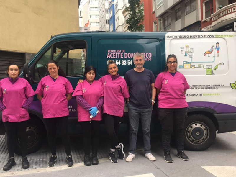 Contenedor de recogida de aceite de Mulleres Colleiteiras