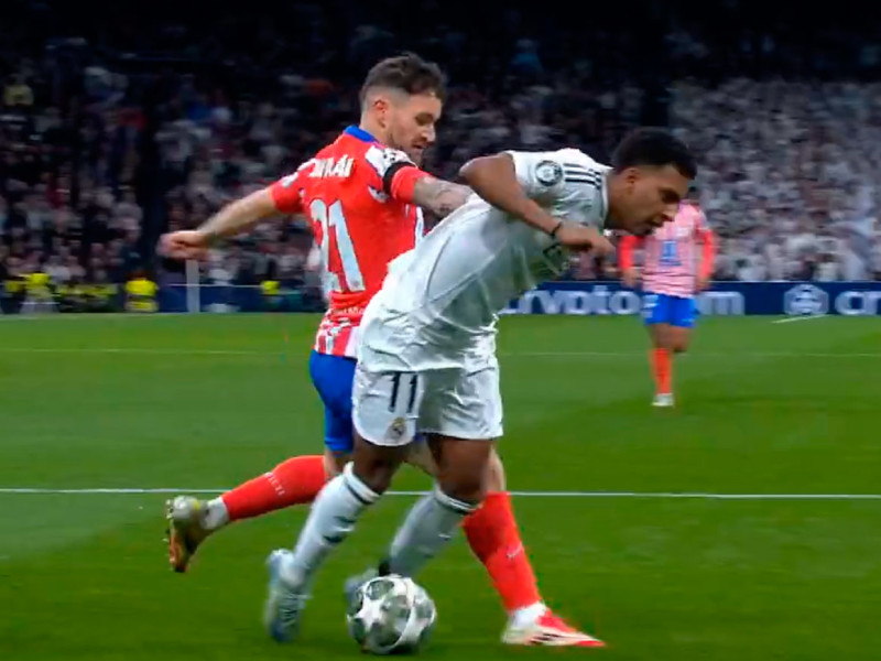 Posible penalti de Javi Galán a Rodrygo, en el Real Madrid - Atlético de Champions League