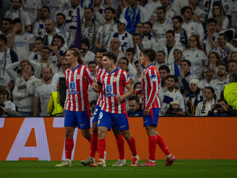 El Atlético de Madrid celebra el gol de Julián Álvarez