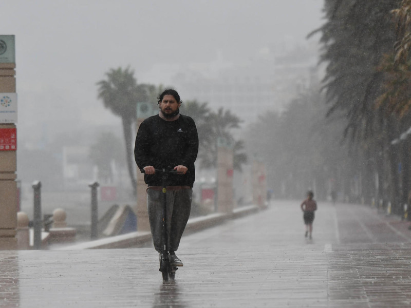 La lluvia cae fuerte durante toda la semana en Almería