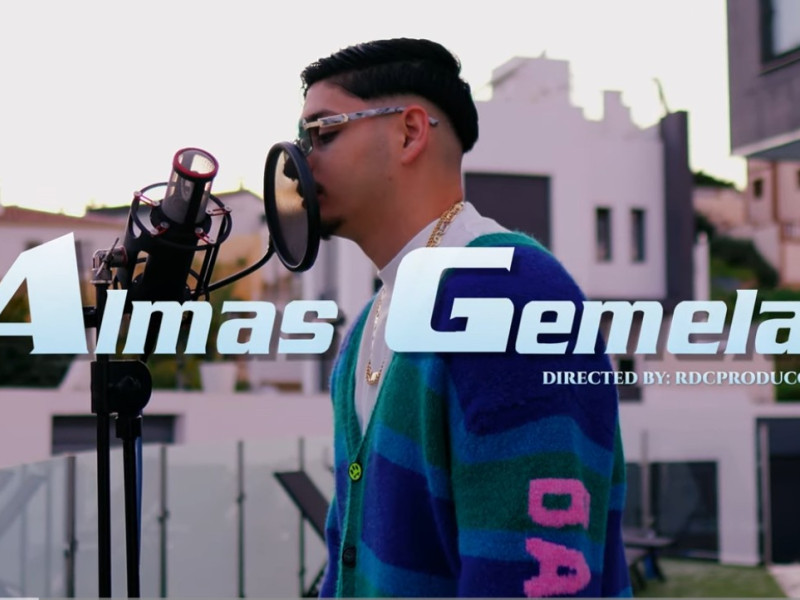 Una imagen del clip de Almas Gemelas de Samueliyo.