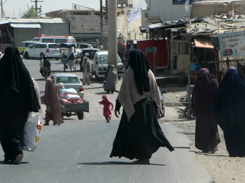 Mujeres afganas vestidas con burka