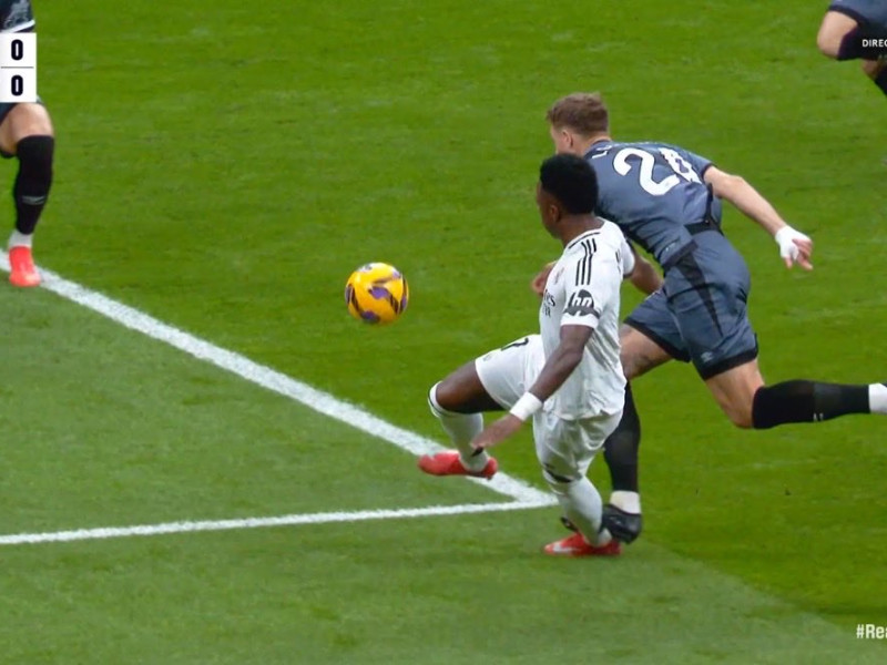 Acción de Lejeune sobre Vinicius en el Real Madrid-Rayo Vallecano