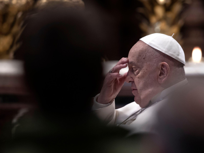 El Papa Francisco se reúne con los peregrinos italianos del Camino de Santiago atendidos por la organización Don Guanella en la Basílica de San Pedro, en el Vaticano