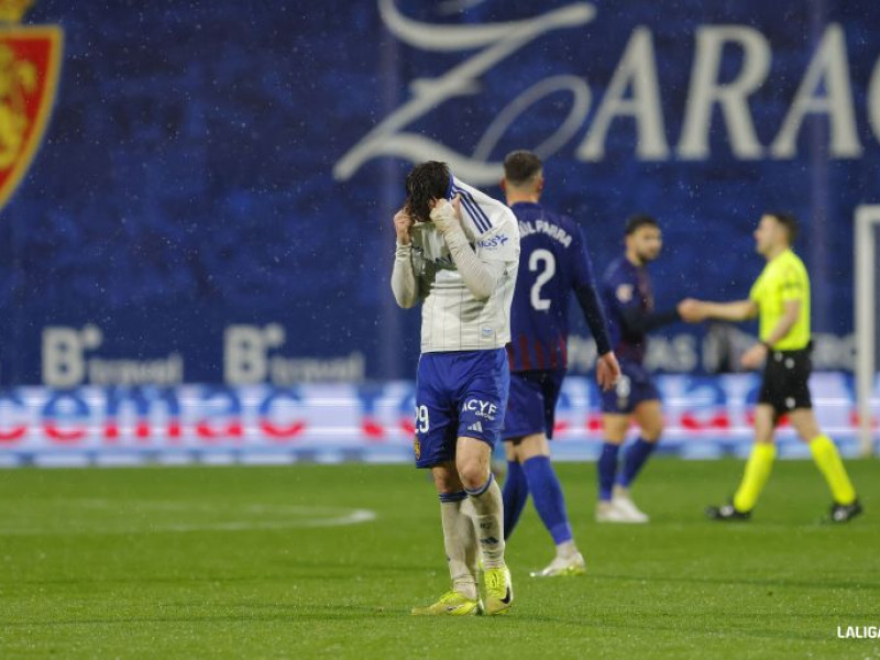 Pau Sans se lamenta tras la dura derrota ante el Eldense.