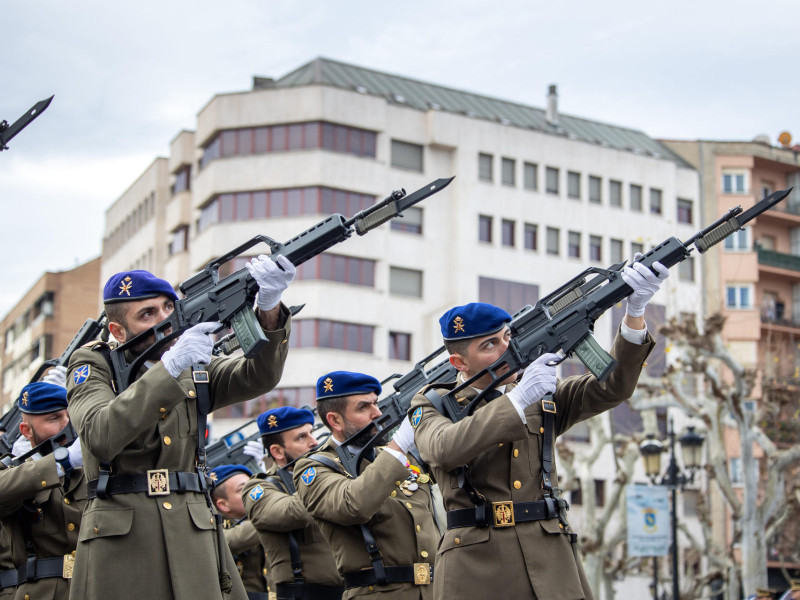 El batallón de helicópteros del Ejército de Tierra, Bhelma III,  en una parada militar en Logroño