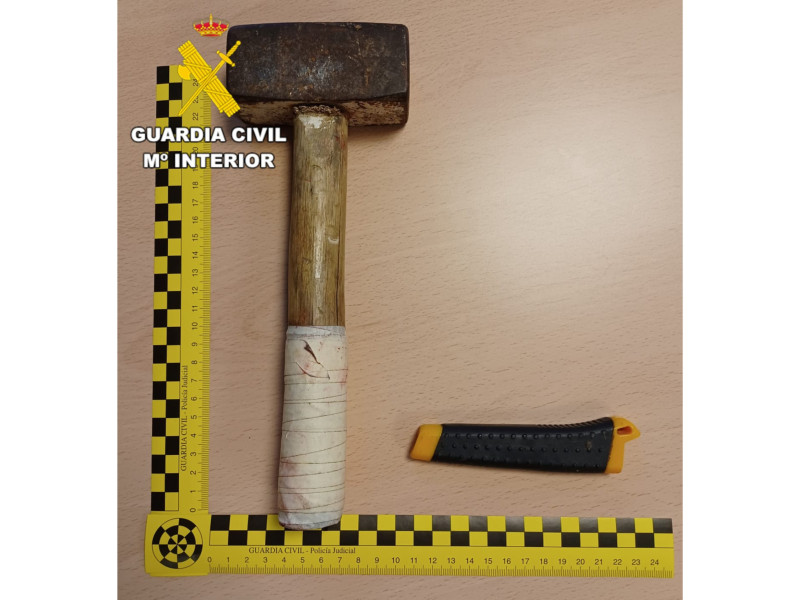 Utensilios incautados por la Guardia Civil