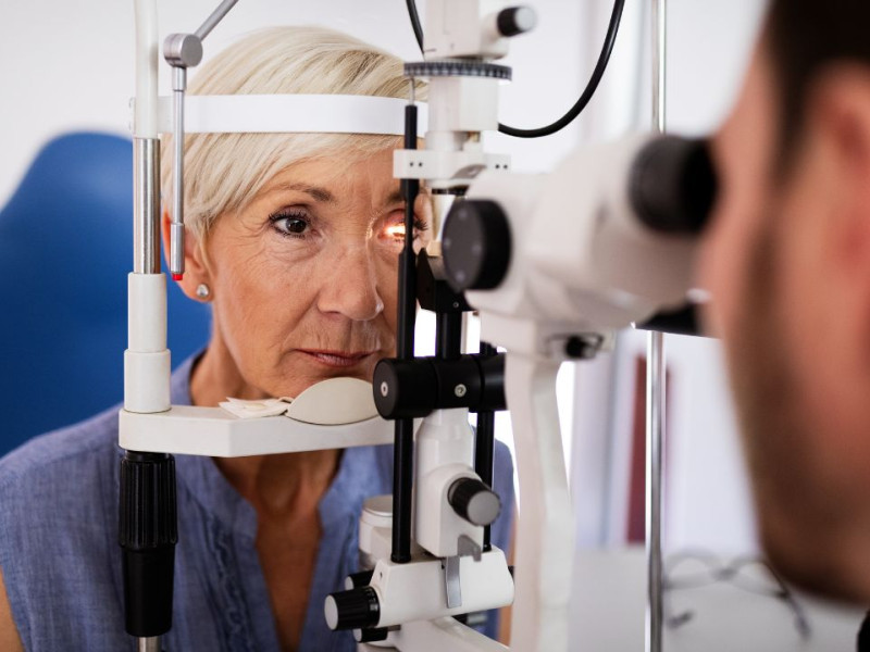 Hugo, óptico optometrista de Óptica Navarra, habla del glaucoma