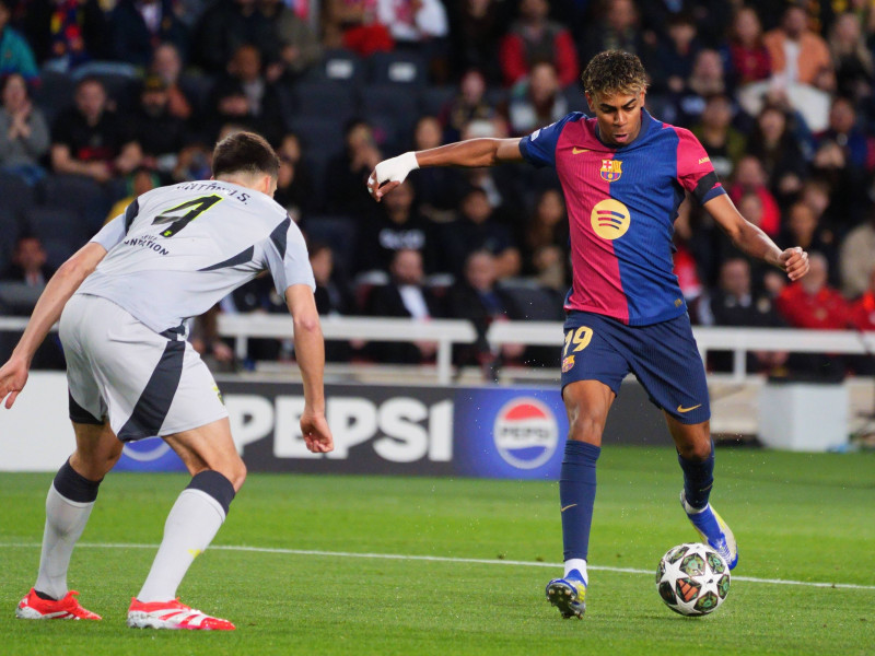 Lamine Yamal, en el partido ante el Benfica