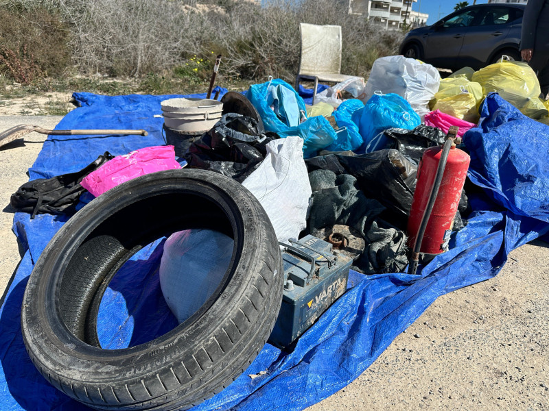 Residuos retirados del cauce del rio Monnegre