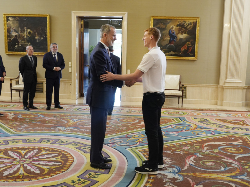 El rey Felipe VI junto a Alberto Díaz