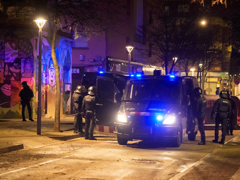 Un Mosso d'Esquadra atribuye a la "inacción política" el malestar social que se ha generado en Salt (Girona)