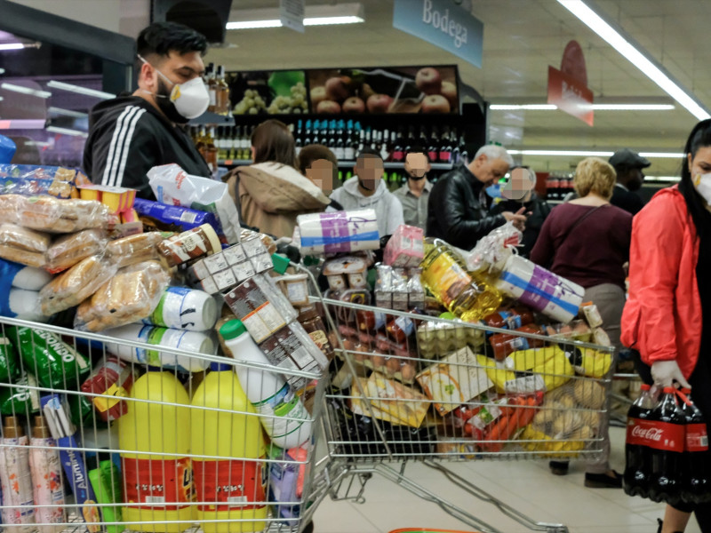 Se hacían compras enormes por miedo a que no hubiera alimentos suficientes