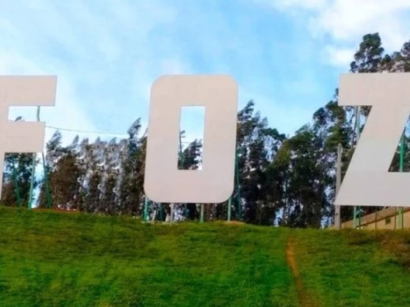 Letras de Foz, en Pico do Castro