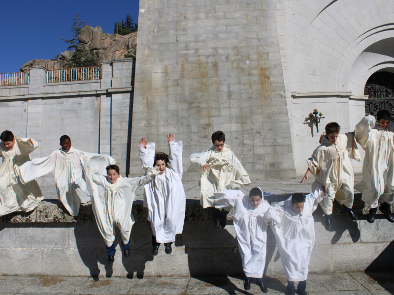 Alumnos de la Escolanía de la Santa Cruz