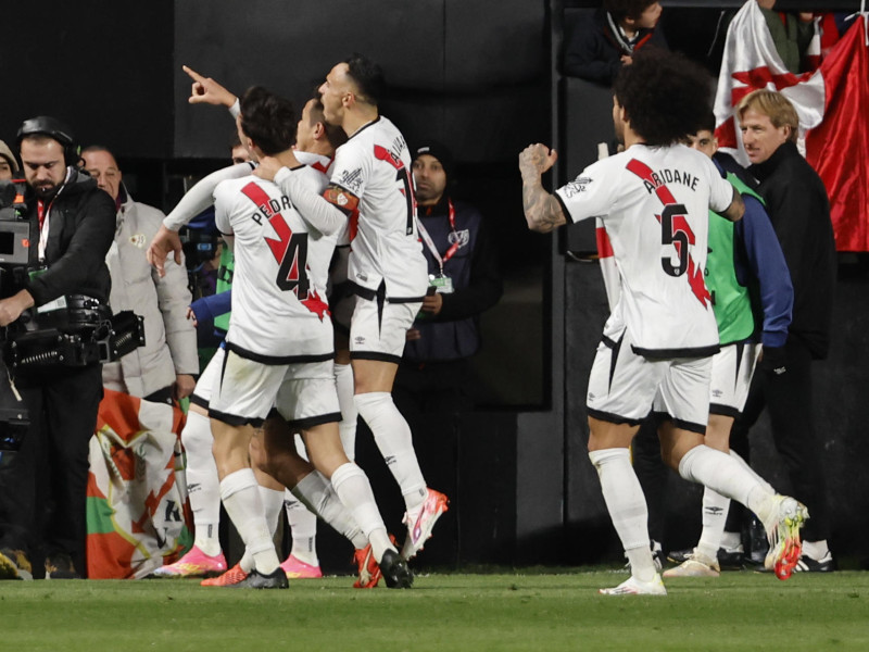 El Rayo Vallecano celebra el gol de Trejo a la Real Sociedad