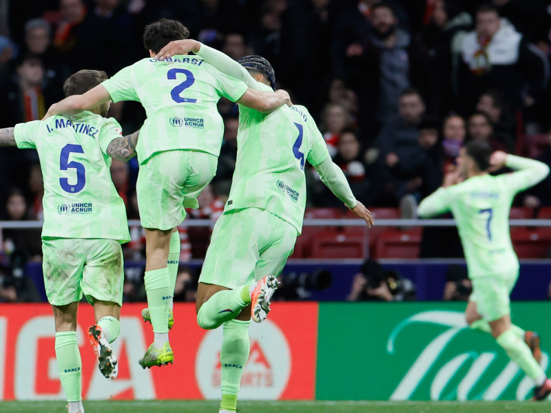 Locura en el Barcelona tras la consecución del cuarto gol frente al Atlético de Madrid, obra de Ferran