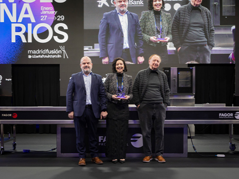 Andrea Martín con el II Premio Sala Revelación en la última edición de Madrid Fusión