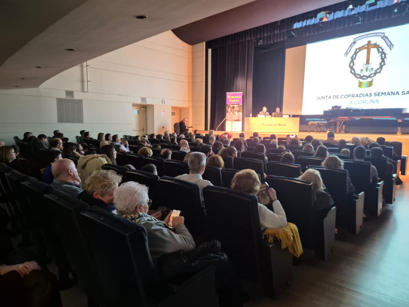 Acto de presentación Cartel Semana Santa en el auditorio de la Fundación Barrié