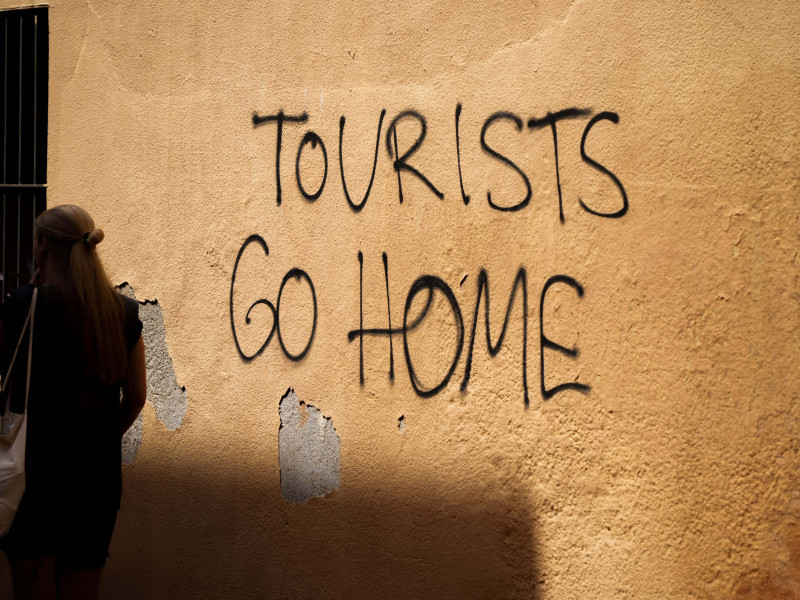 El pintoresco barrio de Gracia de Barcelona protagoniza protestas contra el turismo masivo en la ciudad