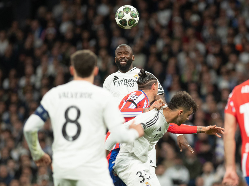 Rüdiger y Valverde, en el encuentro ante el Atlético