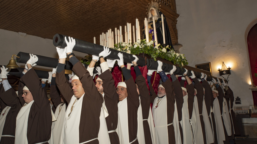 Porteadores de la Semana Santa de A Coruña en la Venerable Orden Tercera