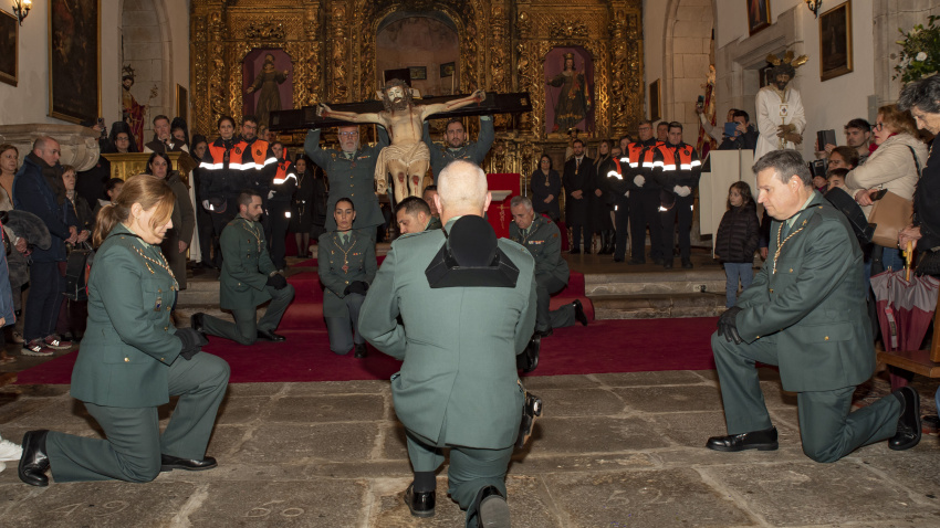La Guardia Civil participa en una procesión de Semana Santa en A Coruña