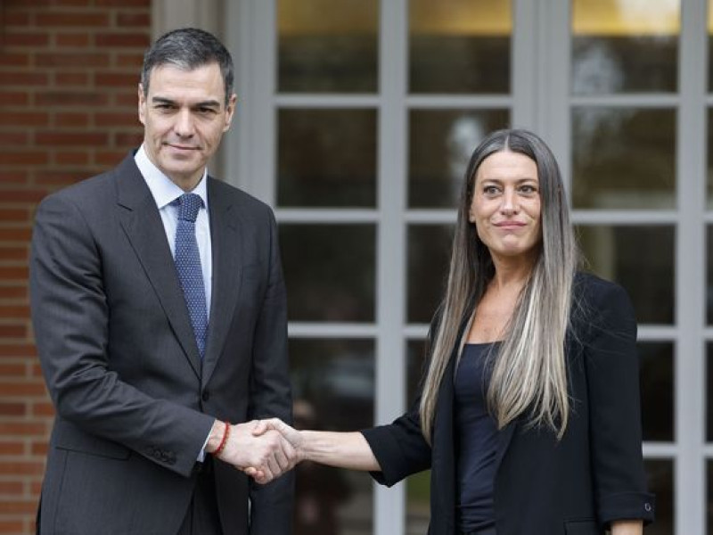 Pedro Sánchez y Miriam Nogueras