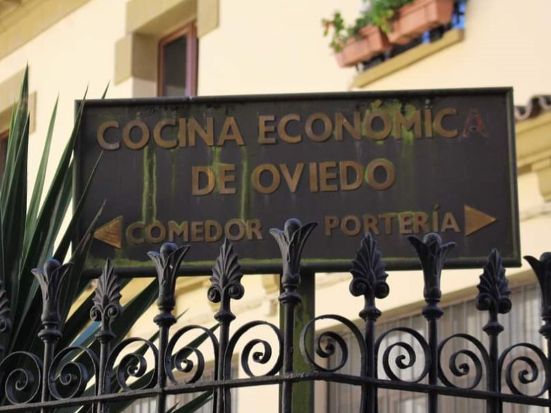 Placa identificativade la Cocina Económica de Oviedo