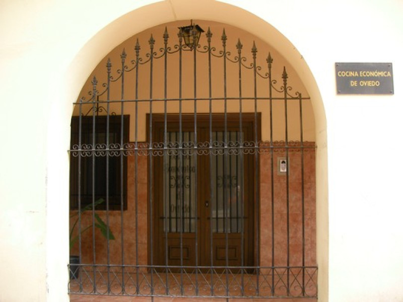 Entrada de la Cocina Económica de Oviedo