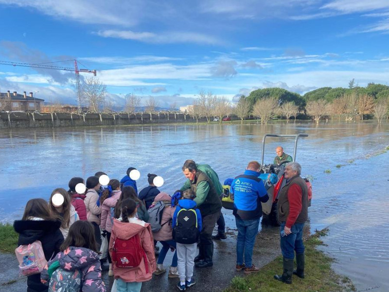 Los niños y sus monitores se encuentran en perfecto estado