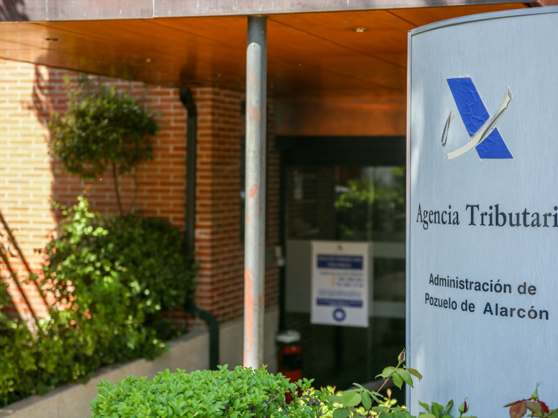 Exterior de una oficina de la Agencia Tributaria