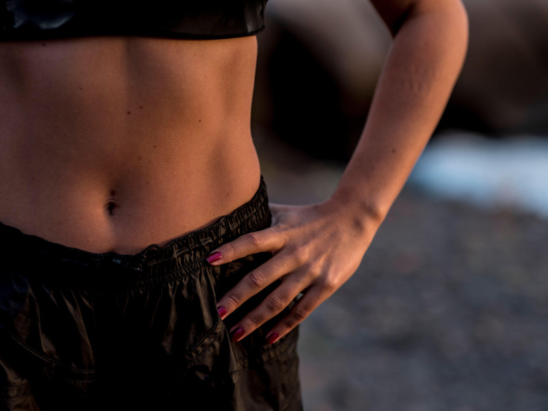 El abdomen de una persona en buena forma.