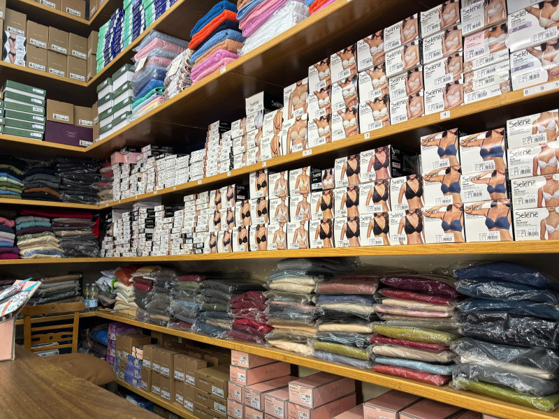Tienda Confecciones y Tejidos El Arco Iris, en Ávila