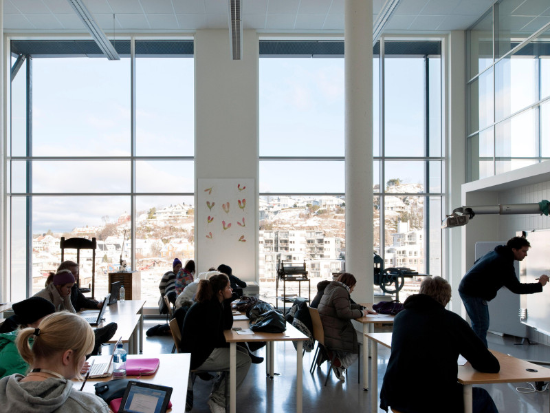 Una clase de Universidad antes de los exámenes
