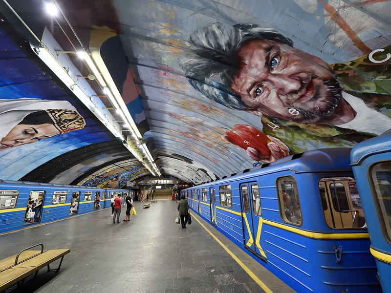 La estación más profunda de Europa y la segunda del mundo, pertenece a la red de metro de Kiev